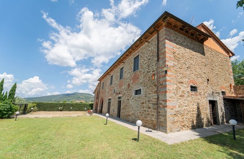 Terranuova Bracciolini House | House in the Tuscany country between the vineyards of the Chianti