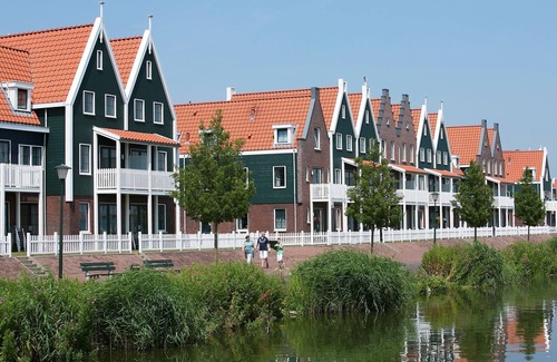 Volendam House | House in Volendam with Waterfront Views