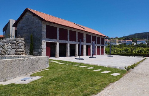 Guimaraes Cottage | House inserted in a Rural Tourism Farm with 1 bedroom and fully equipped