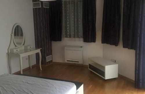 Sofia House | House Kazichene