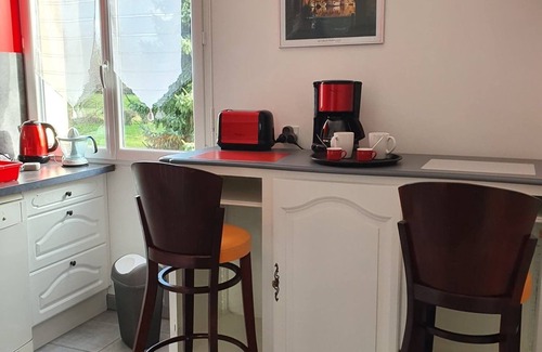 Ablon House | House, large garden, 5min from Honfleur beach by car, sleeps 6