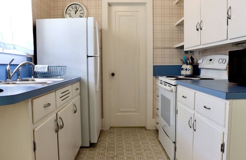 Frankfort House | House located in downtown Frankfort 5 blocks from Lake Michigan!