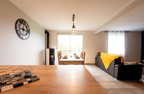 Villemandeur House | 🌟House near downtown, shopping area, in a quiet location🌟