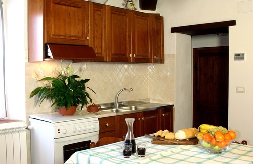 Monte San Savino House | House nestled in the Tuscan countryside ideal for families. supermarkets 4km away