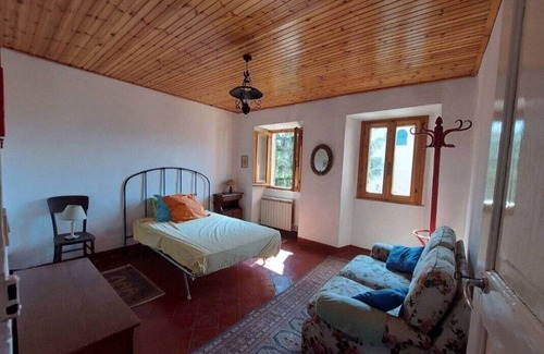 Lerma Bed & Breakfast | House Niva b&w, pets allowed
