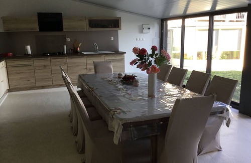 Noailles Apartment | House of Jade. First floor, 7 km from Cordes sur Ciel, 20 km from ALbi.