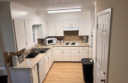 Anniston House | House of Prayer, 3-bedroom house with a picnic backyard.