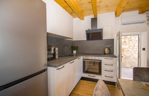 Tribunj House | House Olivera (101371-K1) - Tribunj