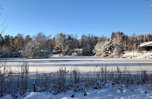 Waldsiedlung Romerstraße House | house on lake