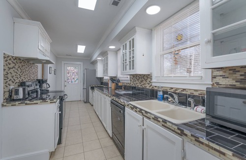 Rock Hill House | House on Shurley - in a quiet neighborhood