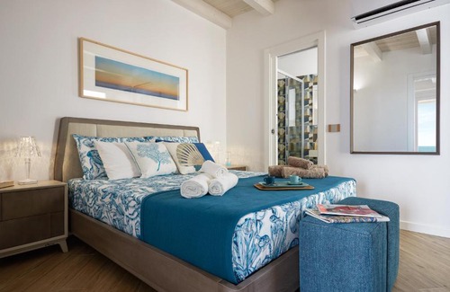 Santa Maria del Focallo House | House on the beach - IsulaTravel