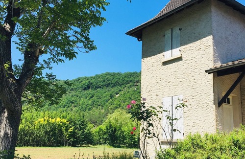 Luzech House | House on the Lot with swimming pool