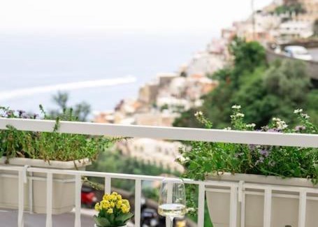 Liparlati Apartment | House on the rock