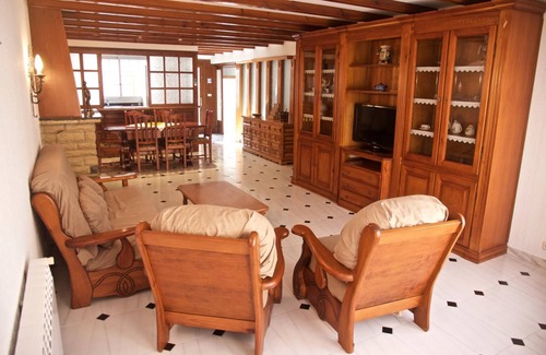San Sadurni Apartment | House Painter. 110m2 apartment in the center of Sant Sadurní d Anoia