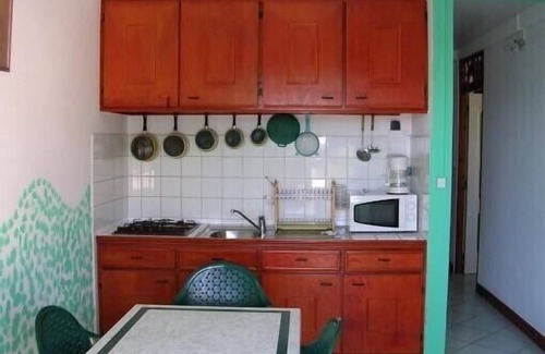 Pointe-Noire Apartment | House quiet and pleasant-very equipped-mer (80m) excursion peak (1km) -proximity all