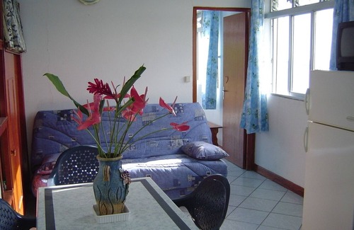 Pointe-Noire Apartment | House quiet and pleasant-very equipped-mer (80m) excursion peak (1km) -proximity all