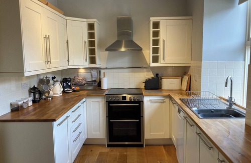 Grantown-on-Spey House | House - Sleeps 6 - central location - private garden & pet friendly