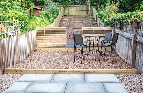 Bingham House | House Sleeps6-Garden-PetsOk-Parking-Long stay disc