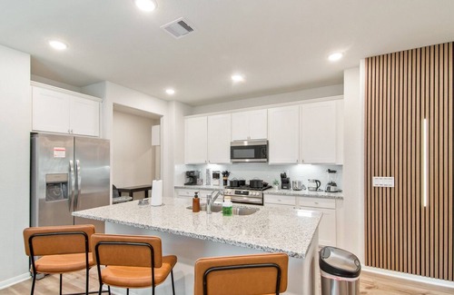 Magnolia House | House Star Wars Themed w/Arcade Garage Room - 5 bedrooms near The Woodlands