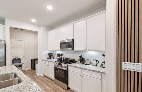 Magnolia House | House Star Wars Themed w/Arcade Garage Room - 5 bedrooms near The Woodlands