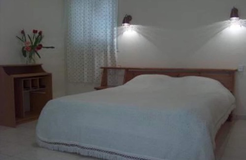 Shoshanat HaAmakim House | House / Villa - NetanyaHouse with garden