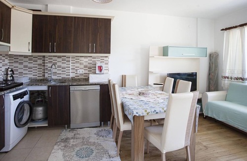 Palamutbuku Apartment | House w Balcony and Garden 1 min to Beach in Datca