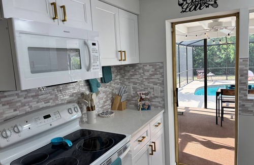 Bearss Plaza House | House w/Pool Prime Location Near Attractions, USF, Moffitt Private Parking
