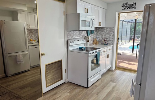 Bearss Plaza House | House w/Pool Prime Location Near Attractions, USF, Moffitt Private Parking