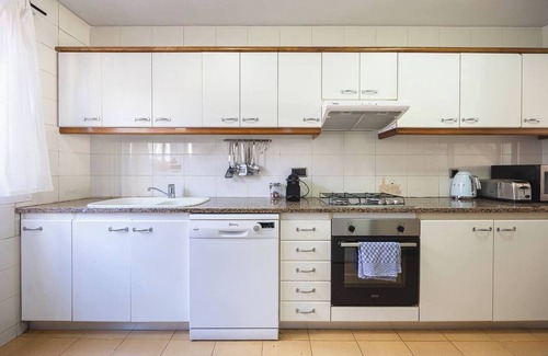 Montgat House | House with 4 bedrooms, 3 bathrooms, located in the old town of Montgat and only 5 minutes from the beach.