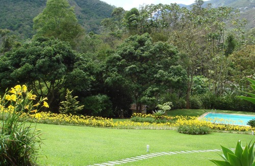Araras Cottage | House with 4 suites, swimming pool and barbecue, 250m from the Center of Vale das Videiras