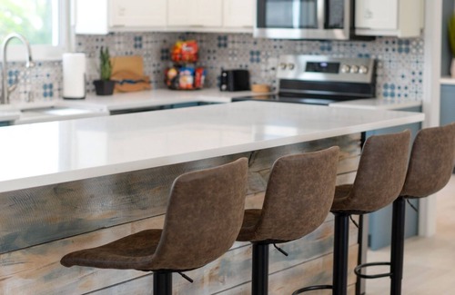 Edgewater House | House With A Boat - Boat, Heated Pool, SUP Boards