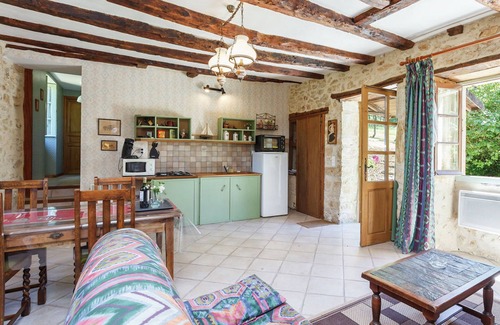 Saint-Leon-sur-Vezere House | House with a large garden surrounded by nature
