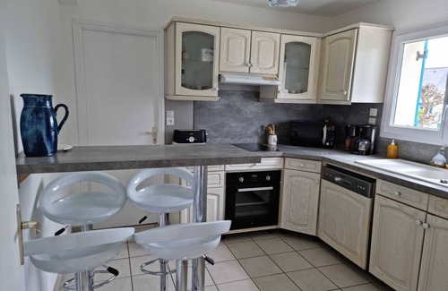 Gavres House | - House with enclosed garden, sea view, 4 bedrooms, sleeps 8.