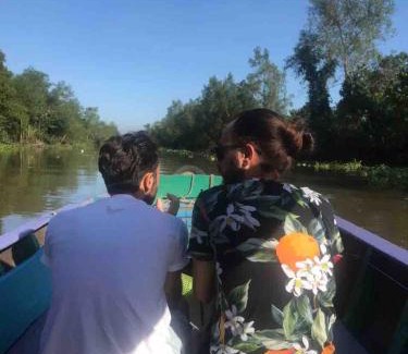 Ninh Kieu Ski Chalet | House with flowers, beautiful sunshine, geese and birds
