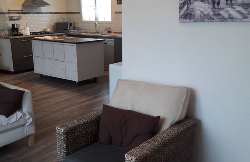 Nanteau-sur-Essonne House | house with patio. many climbing sites. paris 60km.