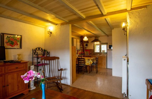 Beynac-et-Cazenac Apartment | House with garden, WiFi, pets accepted, parking in Beynac