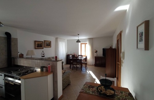 Castello Tesino House | House with garden within the historic village of S. Polo