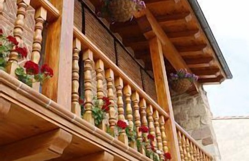 Viernoles House | House with garden and fireplace for 4 people (La casa de Consuelo 2)