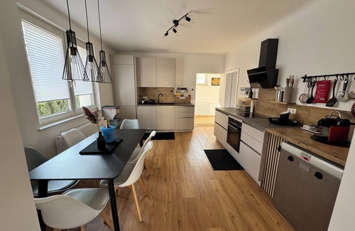 Donaustadt House | House with garden and pool near the Danube in Vienna. Quiet location. In the middle of the leisure area