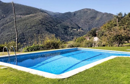 Montseny House | House with garden, games area and shared pool