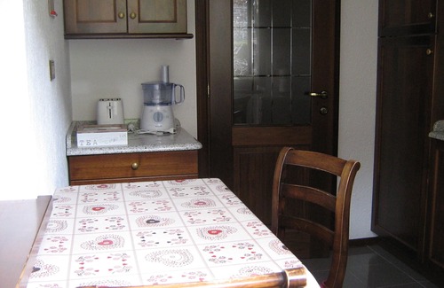 Gignod Apartment | House with garden in central location for visiting Aosta Valley