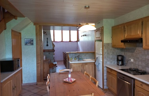 Chamoux-sur-Gelon House | House with large terrace and mountain views