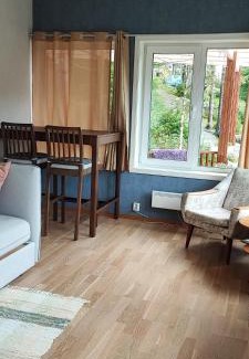 Eide House | House with lake view near Atlantic road