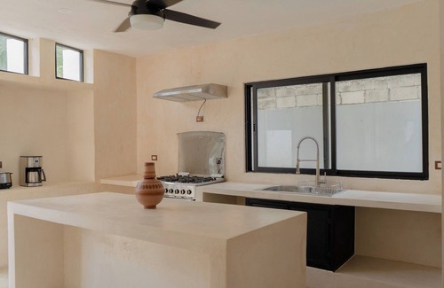 Merida Municipality House | House with Large Pool, Ideal for Exploring Merida and Surroundings