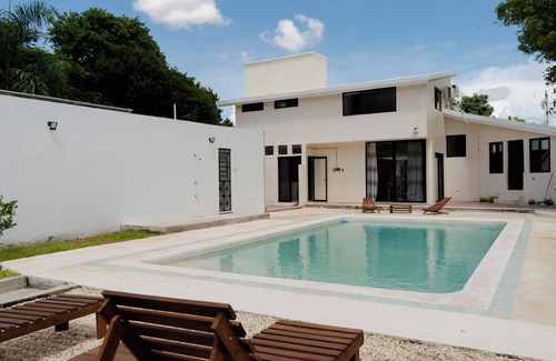 Merida Municipality House | House with Large Pool, Ideal for Exploring Merida and Surroundings