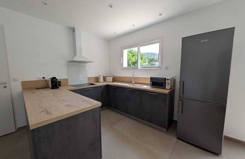Serra-di-Fiumorbo House | House with pool 10 minutes from the beach