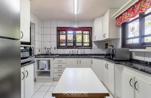 Porto da Lagoa House | House with pool and skate park STM0500