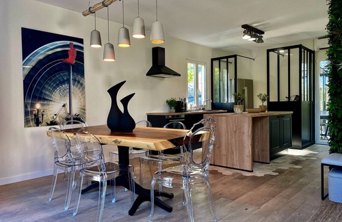 Saint Maurice House | House with pool and garden in a quiet town