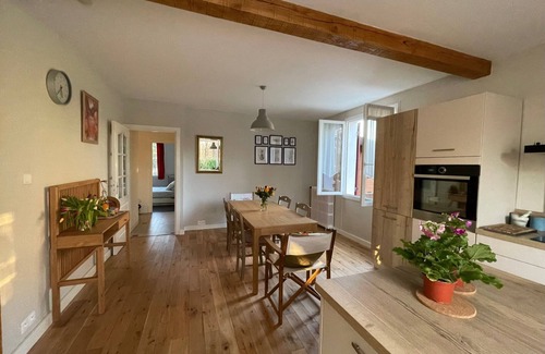 Tremolat House | House with private pool and garden near the river.