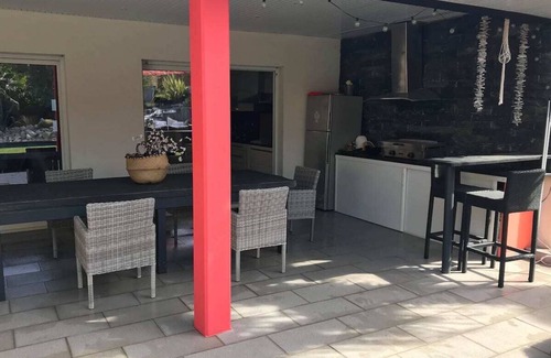 Saint-Jean-d'Illac House | House with swimming pool & jaccuzi - between Bordeaux & the Arcachon basin - 2 to 6 p